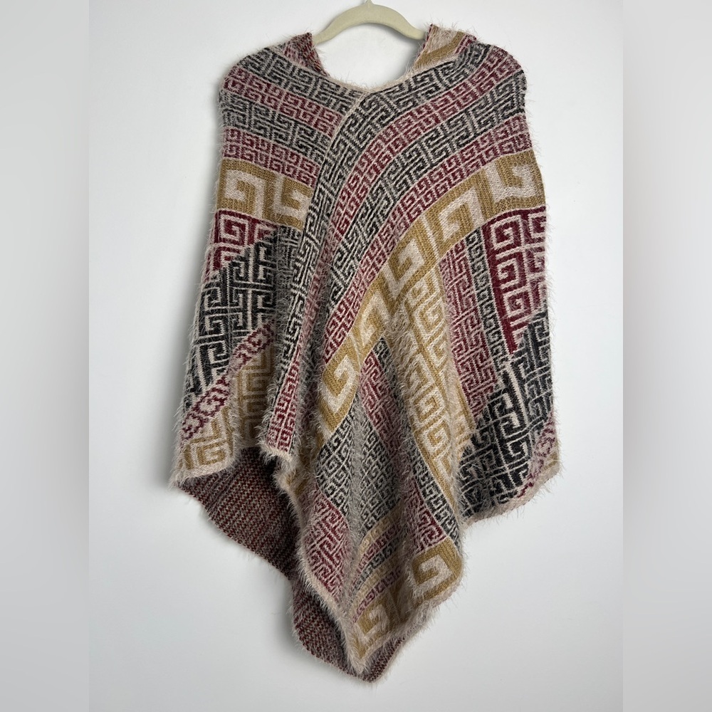 Aztec Pattern Autumnal Colors Eyelash Fabric Women's Boho Hooded Poncho‎ Cape